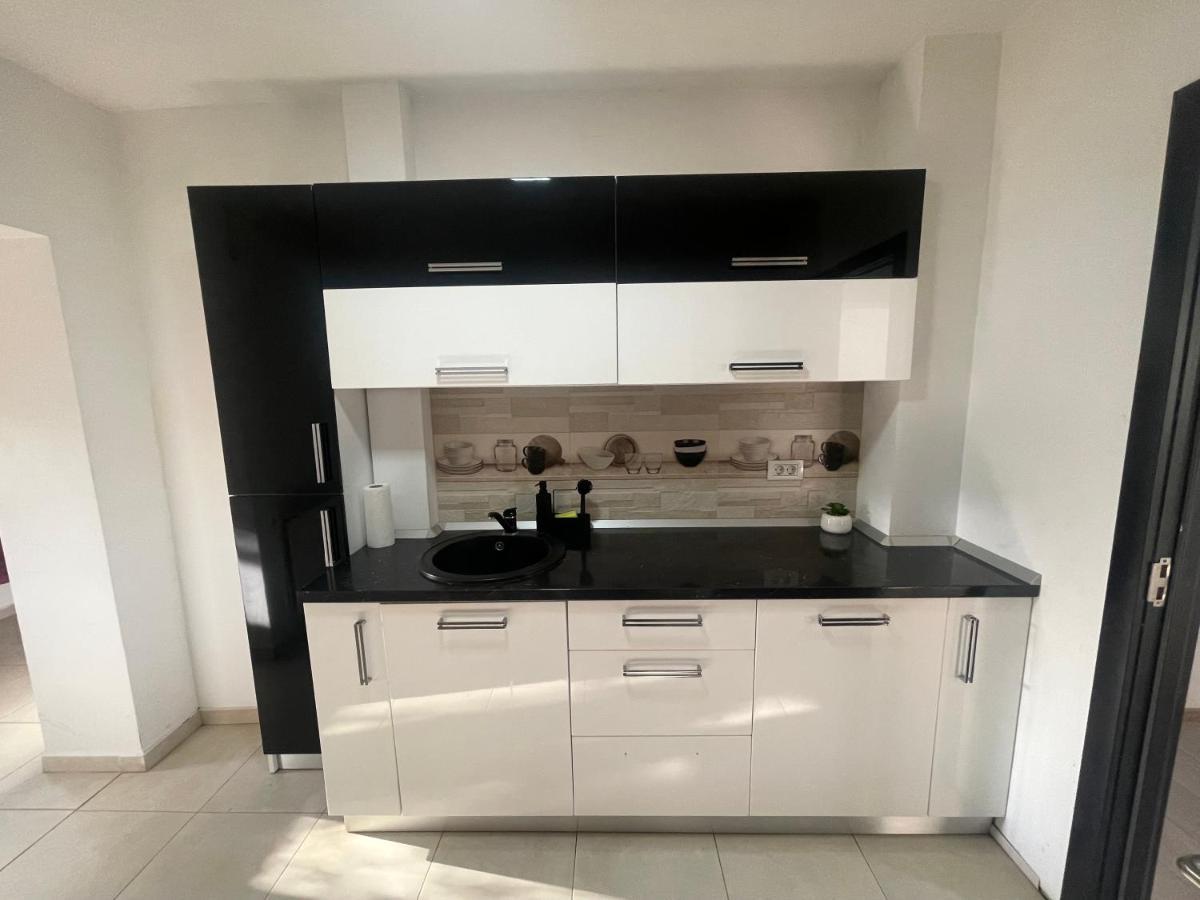 Discret Apartament One 特尔戈维什泰 外观 照片